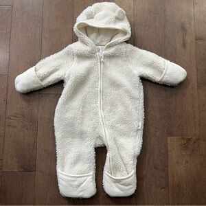 ✨2/$20✨ Baby Gap Sherpa Bunting Suit